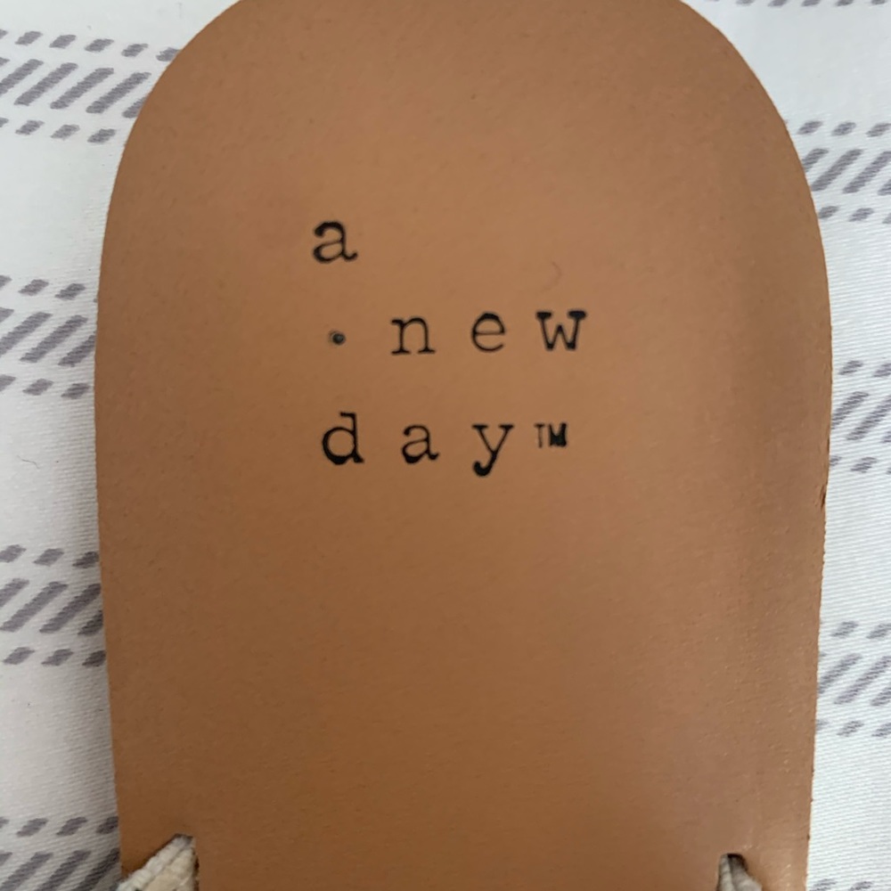 sandals - Picture 4 of 4